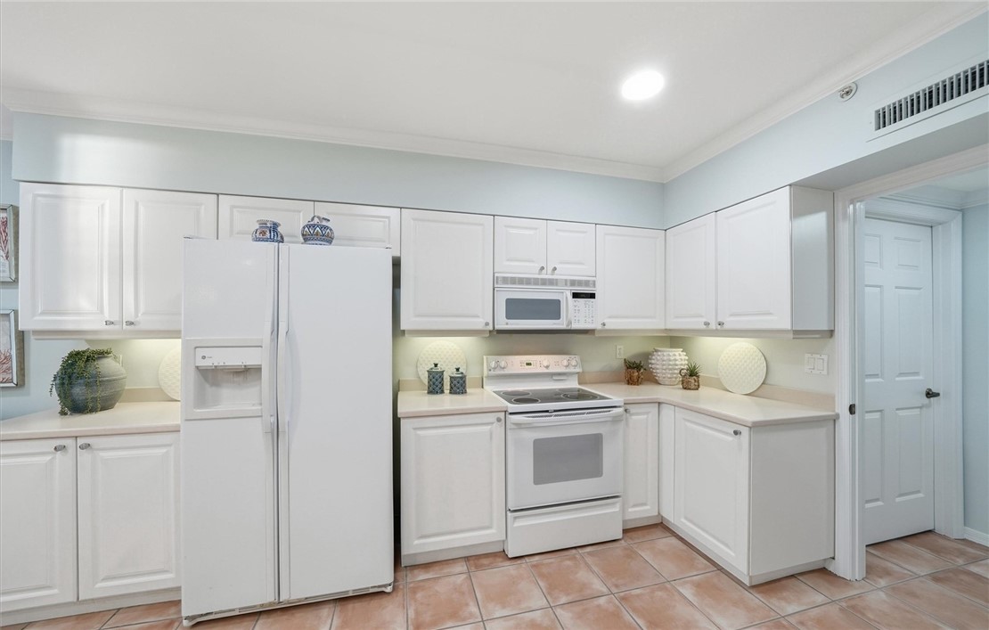 8835 W Orchid Island Circle 604