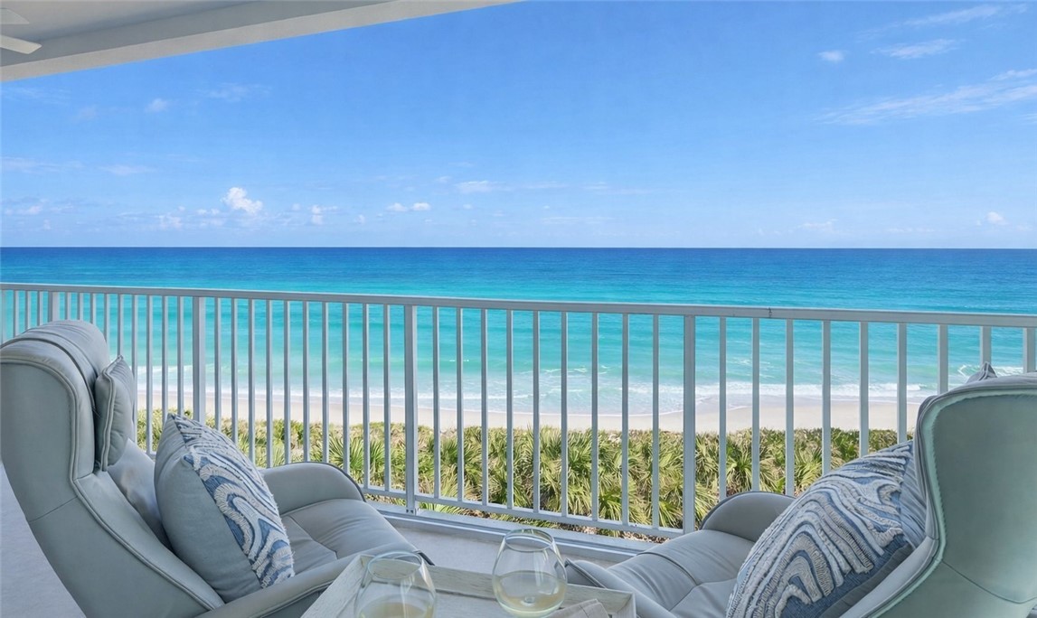 8810 S Sea Oaks Way 406