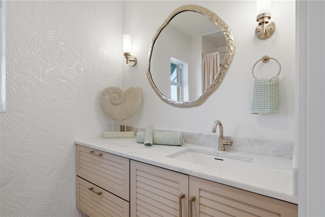 8810 S Sea Oaks Way 406