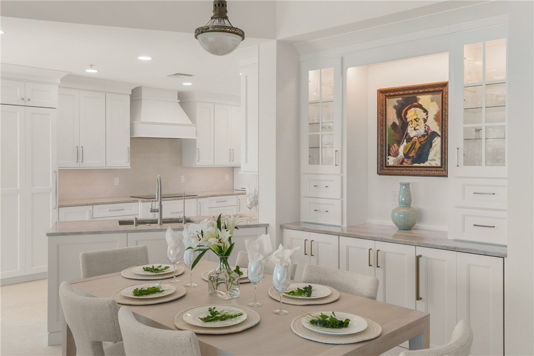 8810 S Sea Oaks Way 406