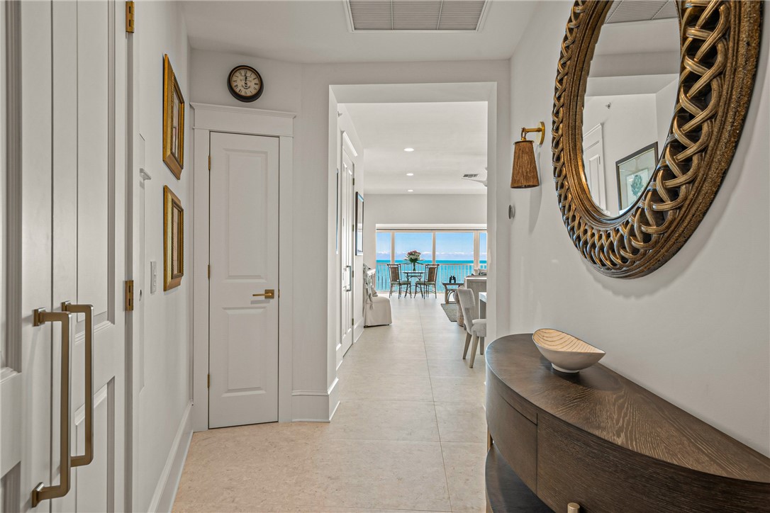 8810 S Sea Oaks Way 406