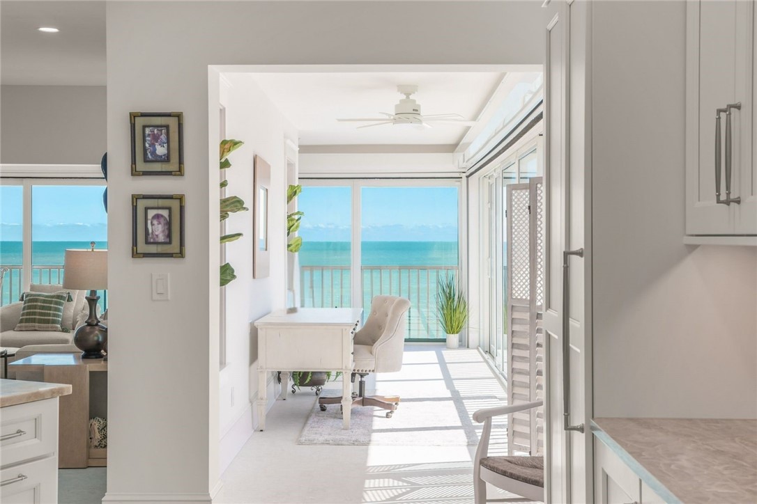 8810 S Sea Oaks Way 406