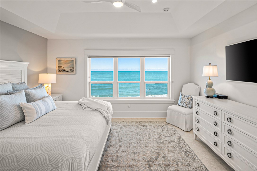 8810 S Sea Oaks Way 406