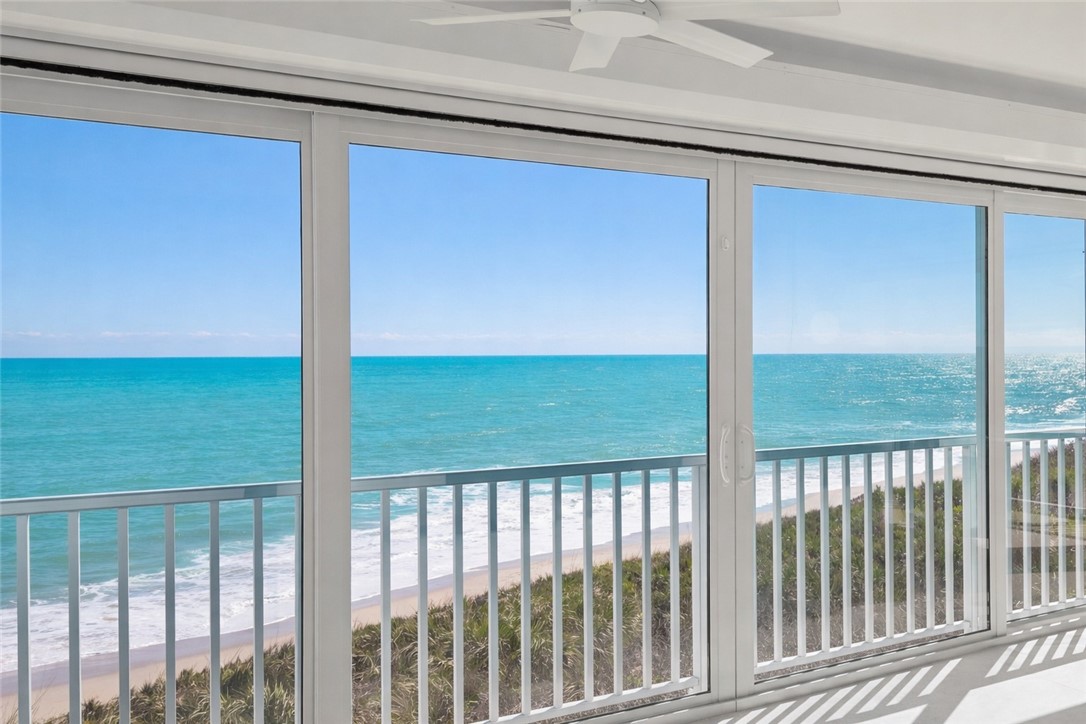 8810 S Sea Oaks Way 406