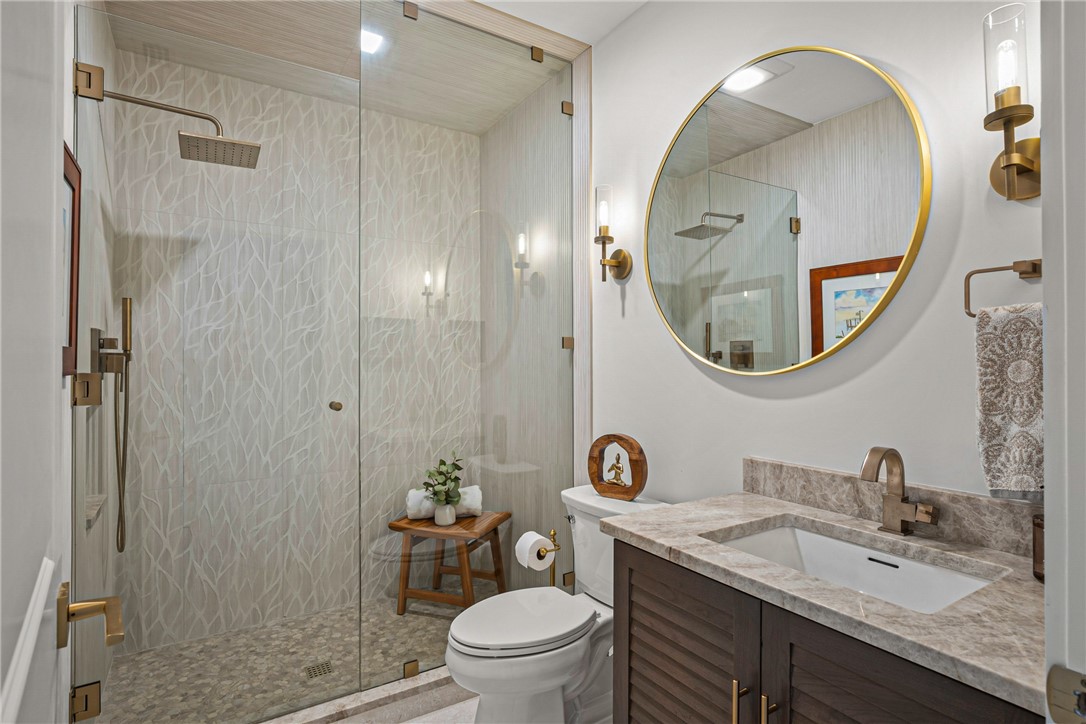 8810 S Sea Oaks Way 406