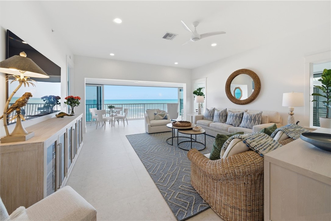 8810 S Sea Oaks Way 406