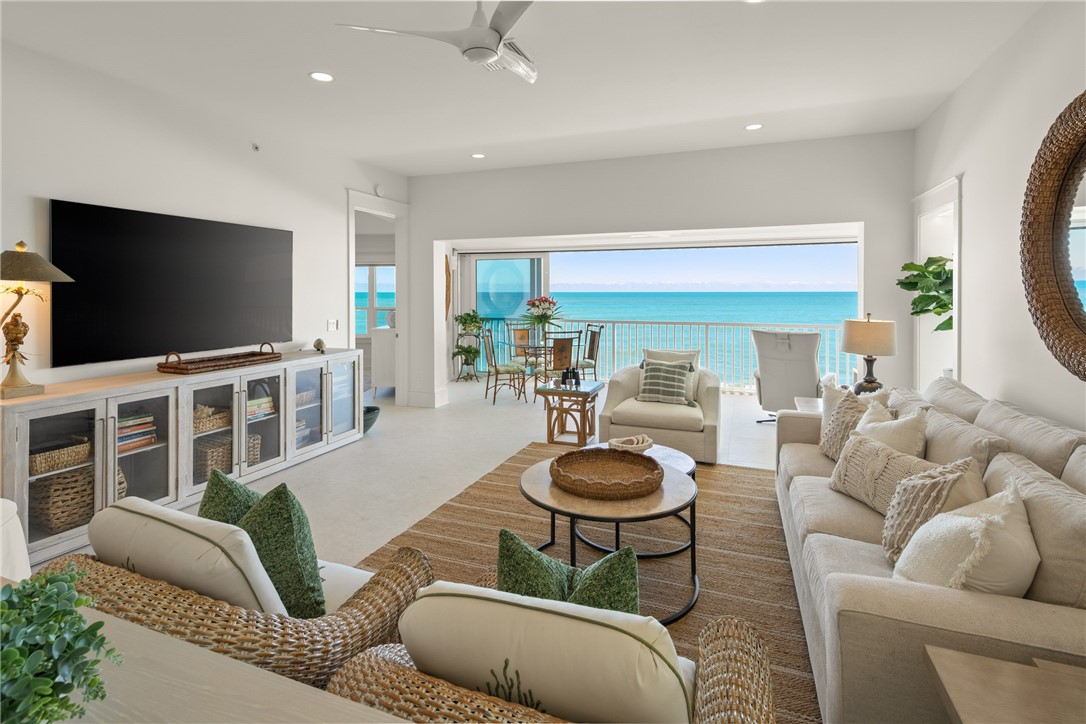 8810 S Sea Oaks Way 406