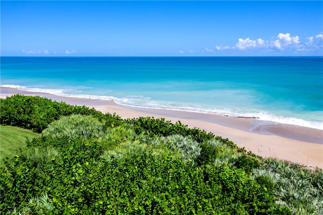 8810 S Sea Oaks Way 406