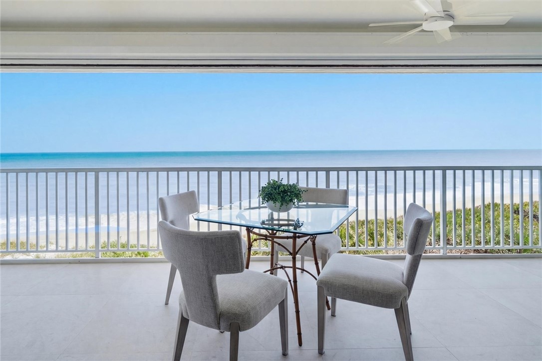 8810 S Sea Oaks Way 406