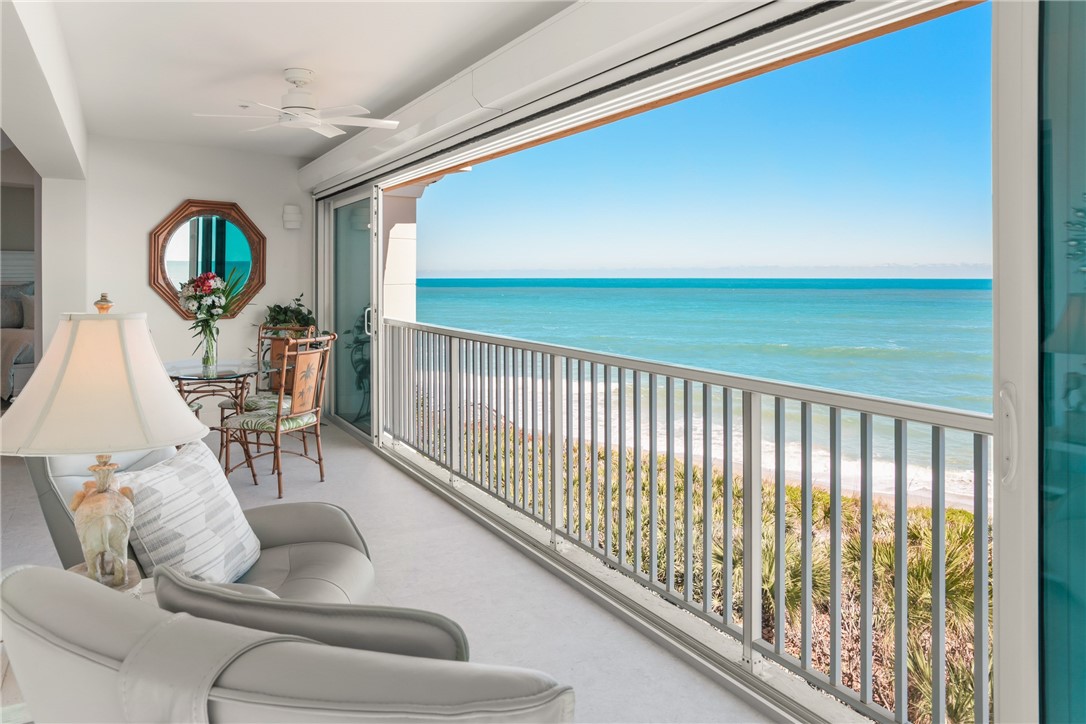 8810 S Sea Oaks Way 406