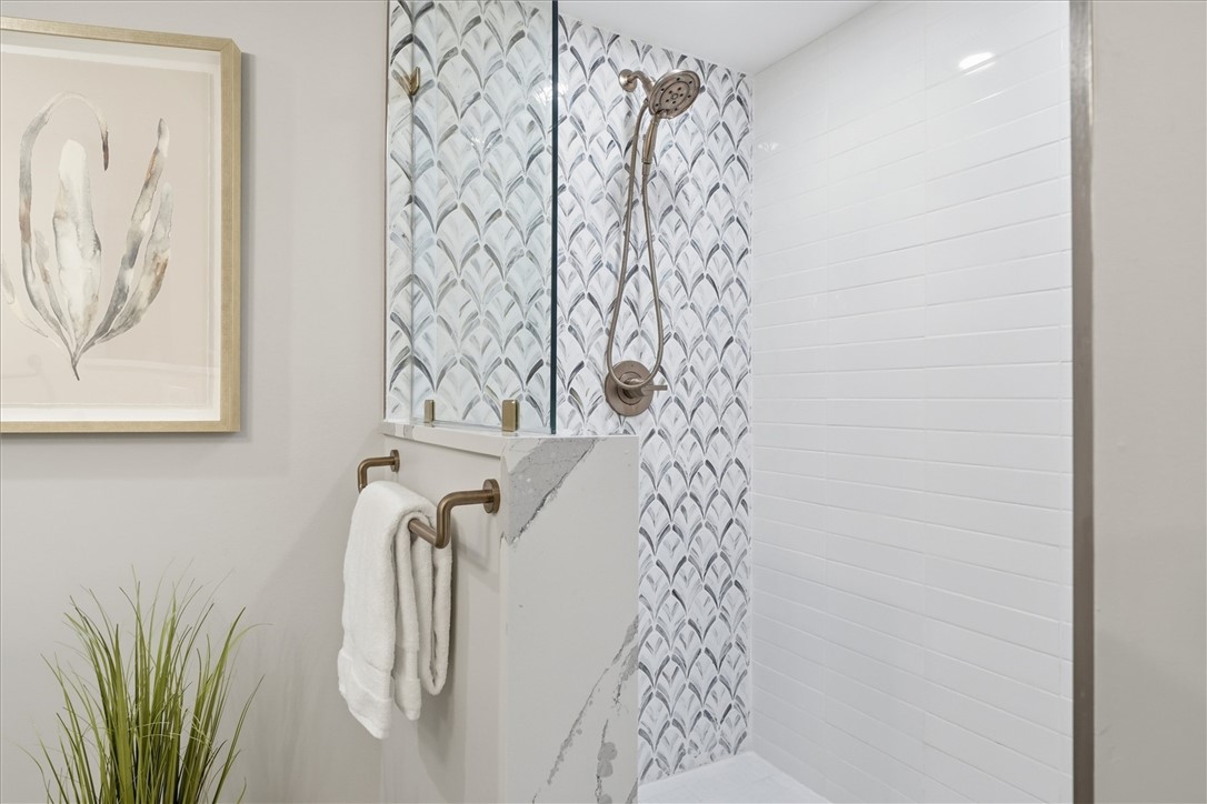 8814 S Sea Oaks Way 304