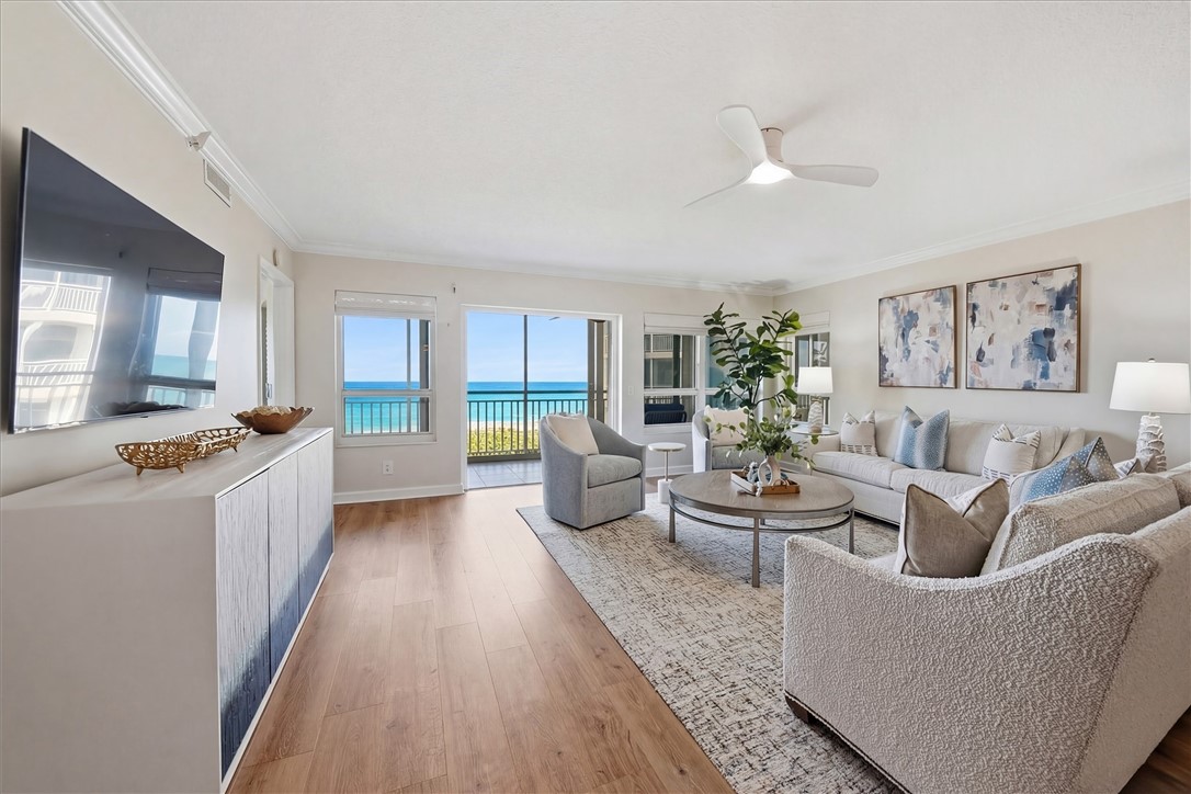 8814 S Sea Oaks Way 304