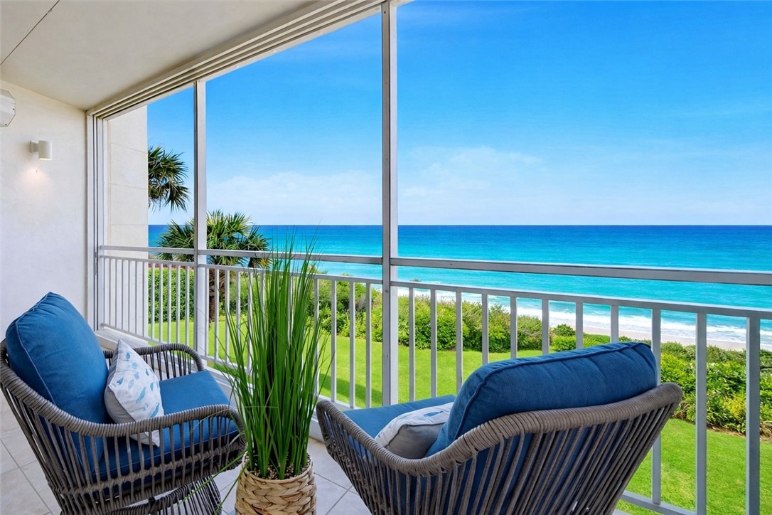 8814 S Sea Oaks Way 304