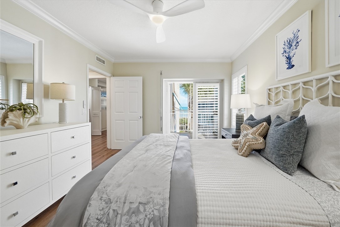 8814 S Sea Oaks Way 304