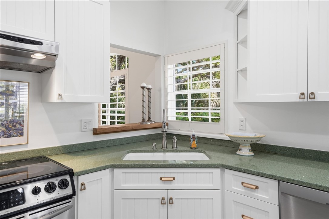 8839 Lakeside Circle