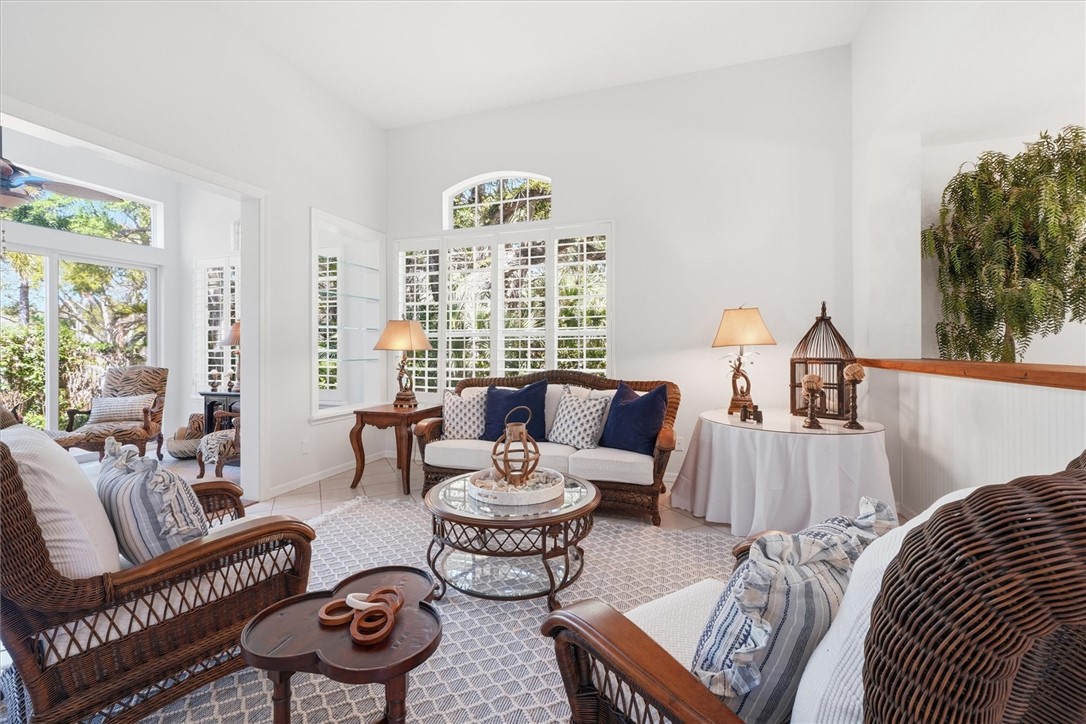 8839 Lakeside Circle