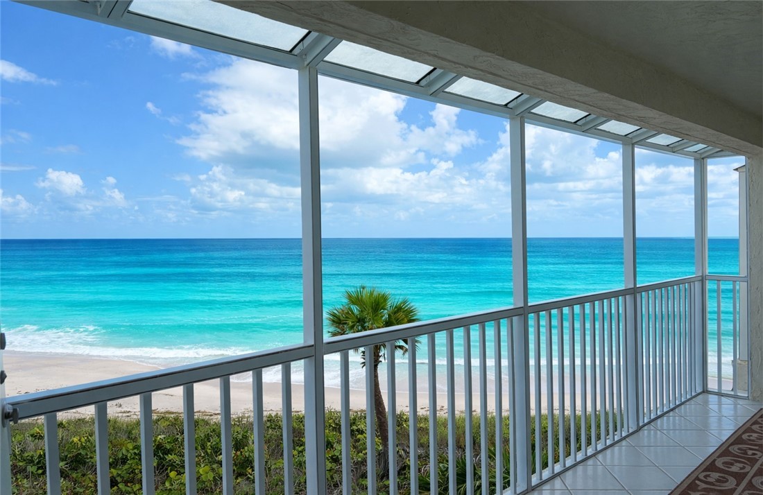 8880 N Sea Oaks Way 302