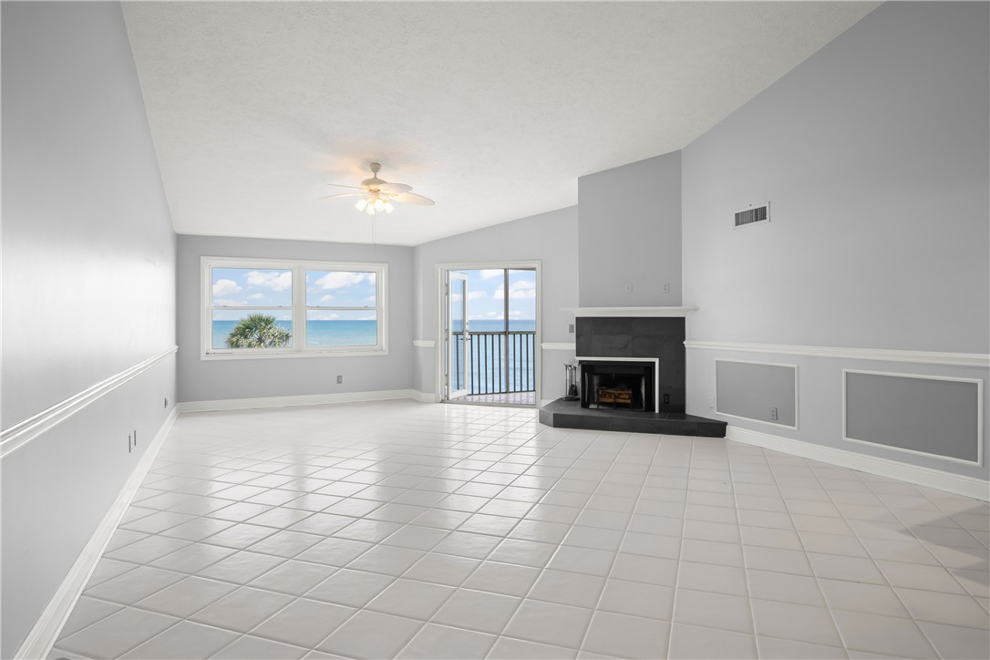 8880 N Sea Oaks Way 302