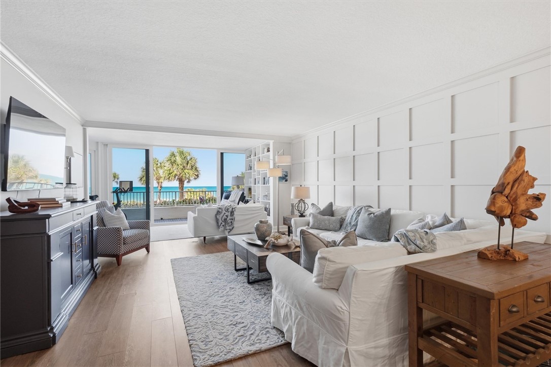 8866 S Sea Oaks Way 202