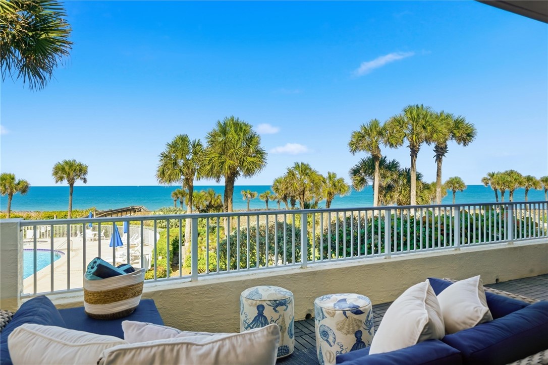 8866 S Sea Oaks Way 202