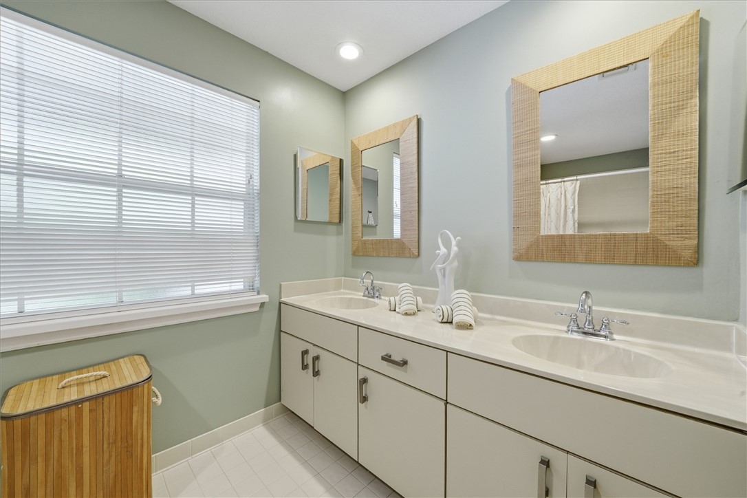 1275 Winding Oaks Circle E 705