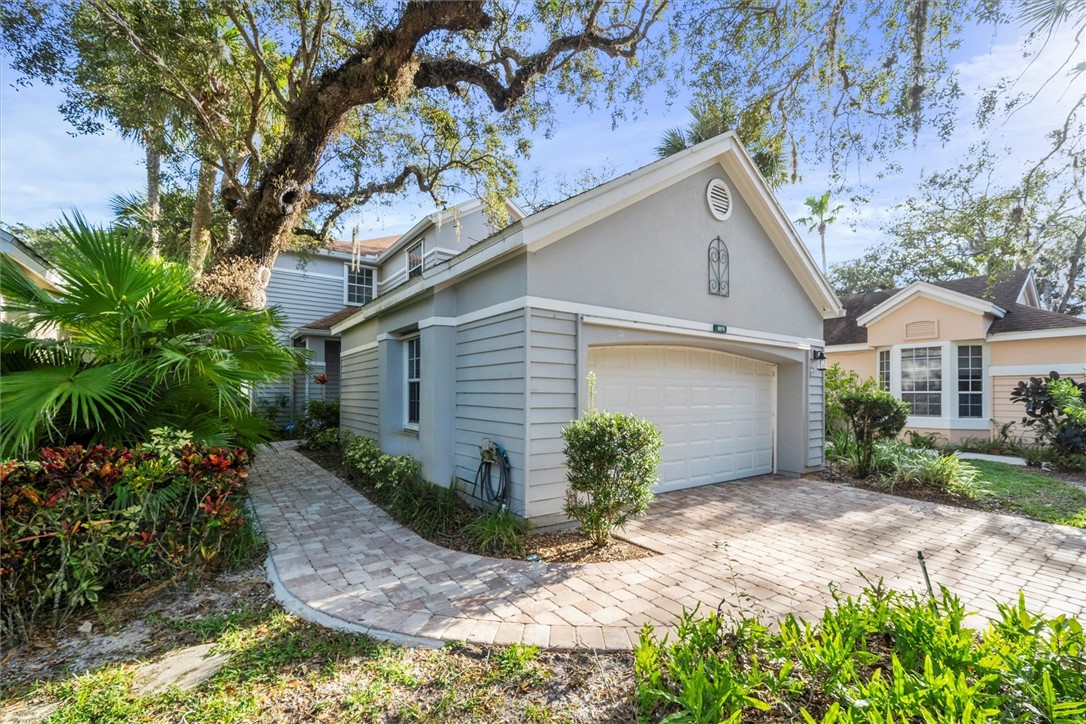 8859 Lakeside Circle
