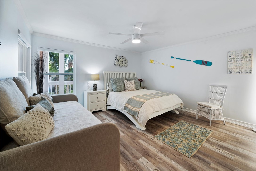 8840 S Sea Oaks Way 204