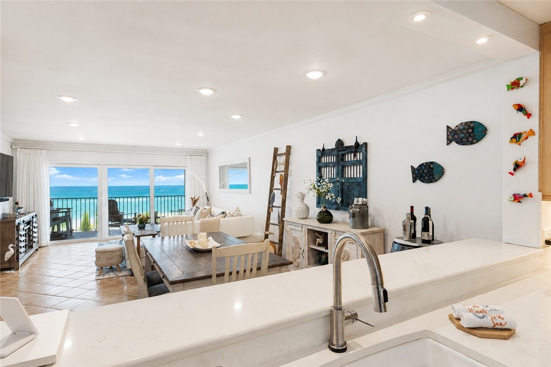 8840 S Sea Oaks Way 204