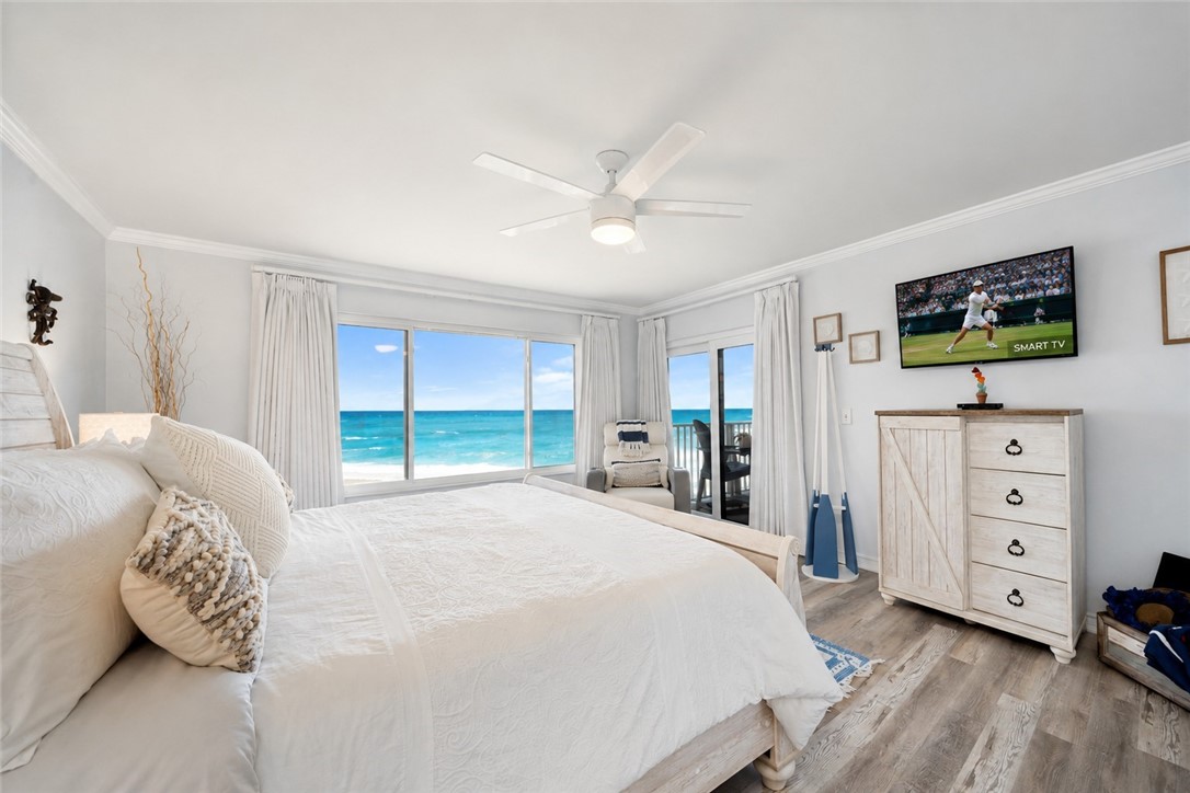 8840 S Sea Oaks Way 204