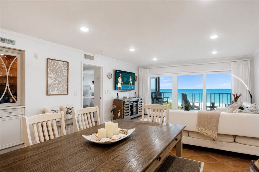 8840 S Sea Oaks Way 204