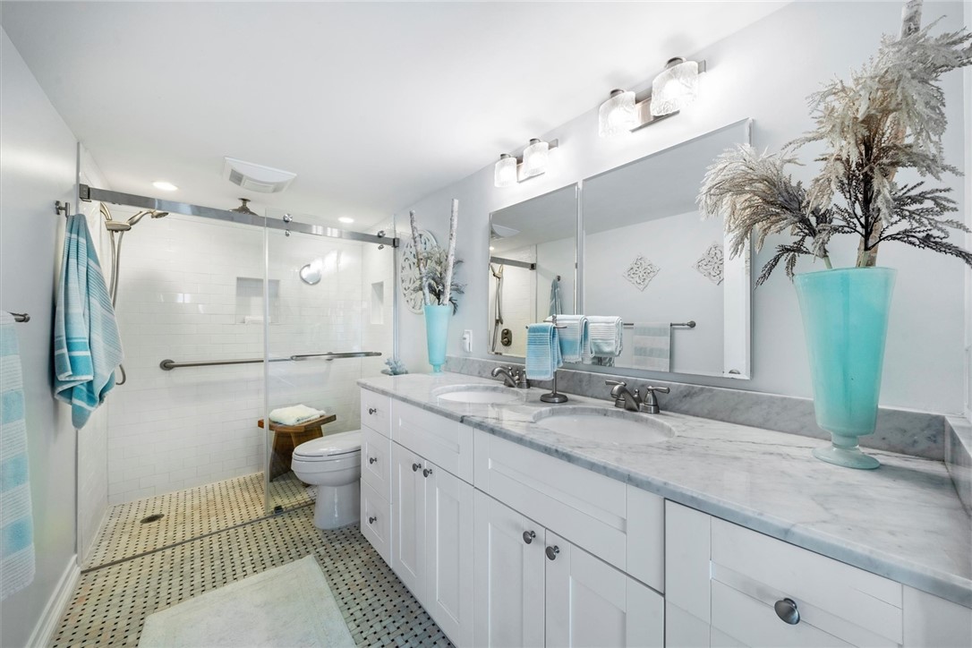 8840 S Sea Oaks Way 204