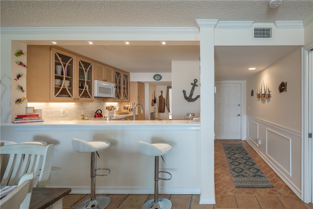 8840 S Sea Oaks Way 204