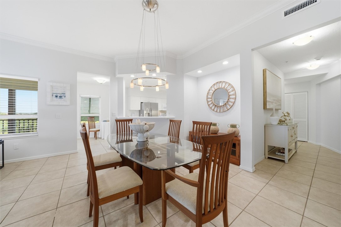 8814 S Sea Oaks Way 306