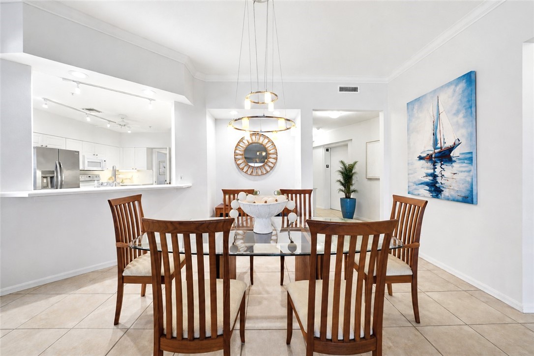 8814 S Sea Oaks Way 306
