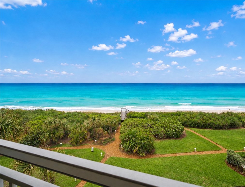 8814 S Sea Oaks Way 306