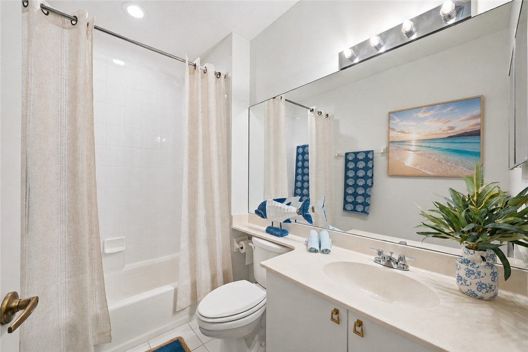 8814 S Sea Oaks Way 306