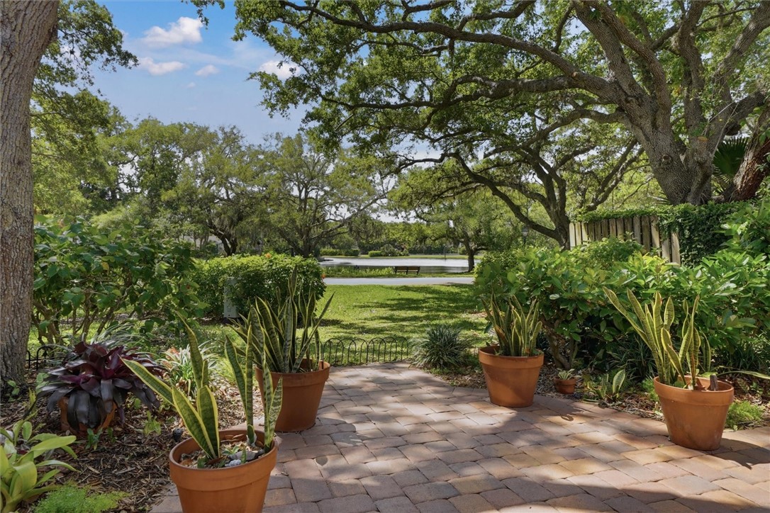 1543 Sabal Court