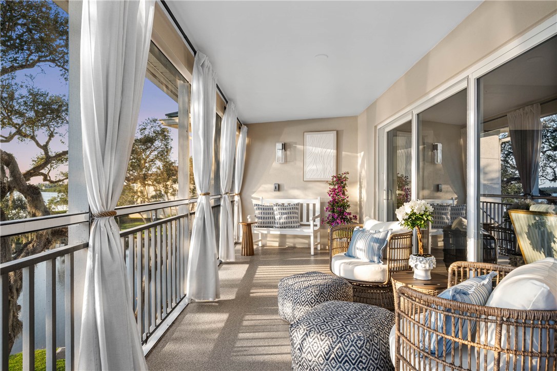 8835 W Orchid Island Circle 605
