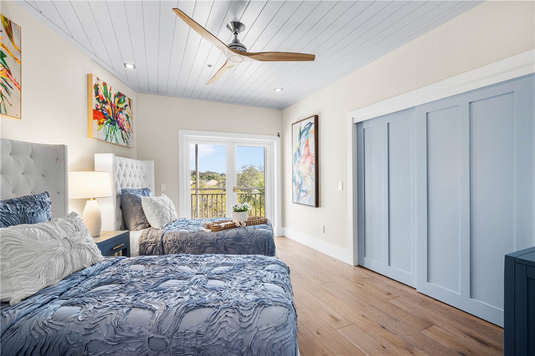 8835 W Orchid Island Circle 605
