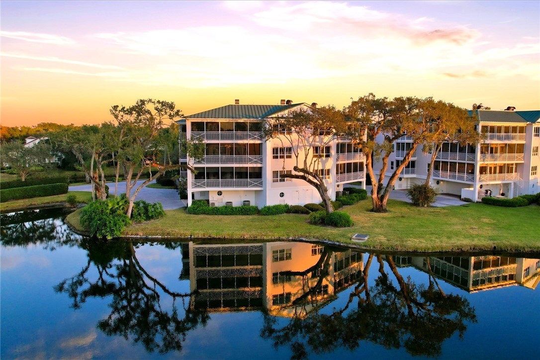8835 W Orchid Island Circle 605