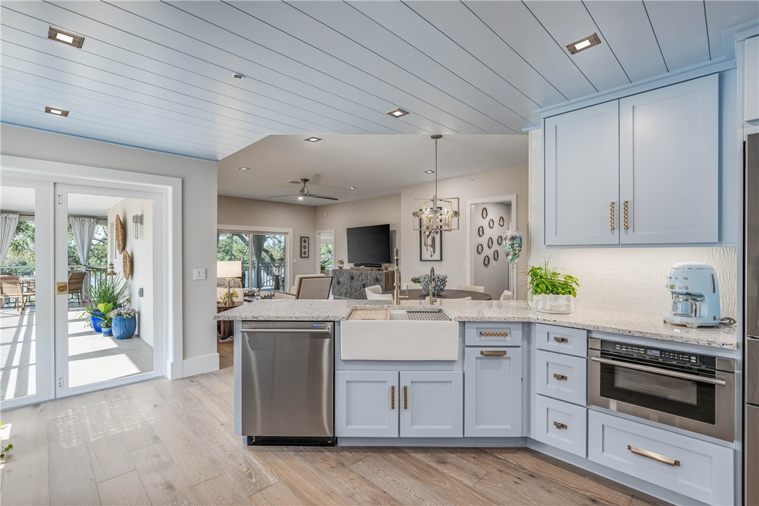 8835 W Orchid Island Circle 605
