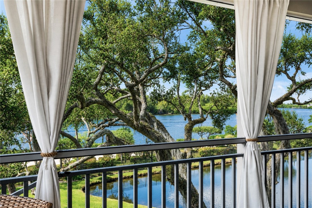 8835 W Orchid Island Circle 605