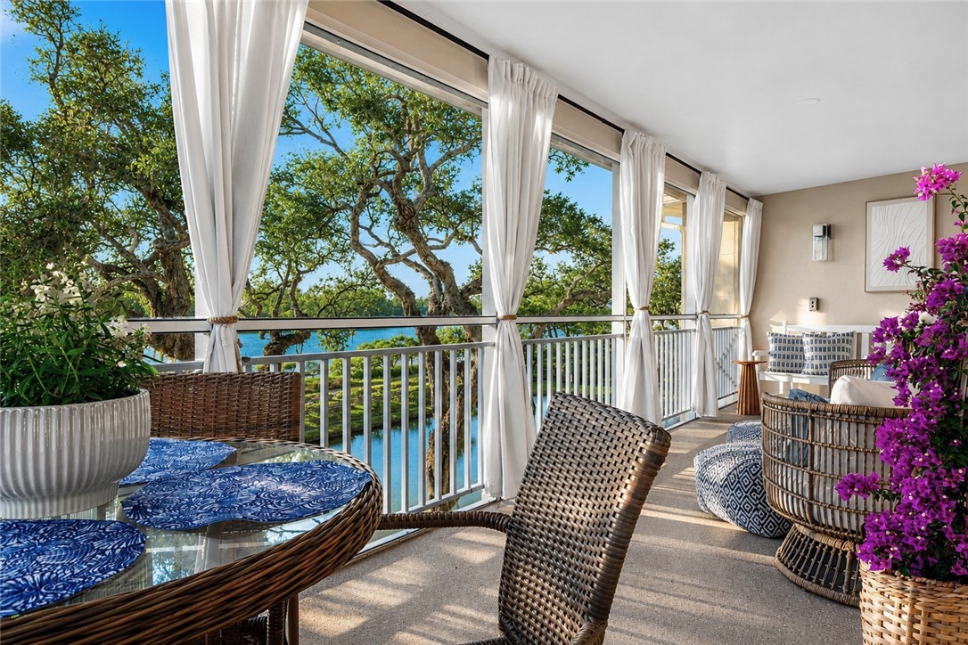 8835 W Orchid Island Circle 605