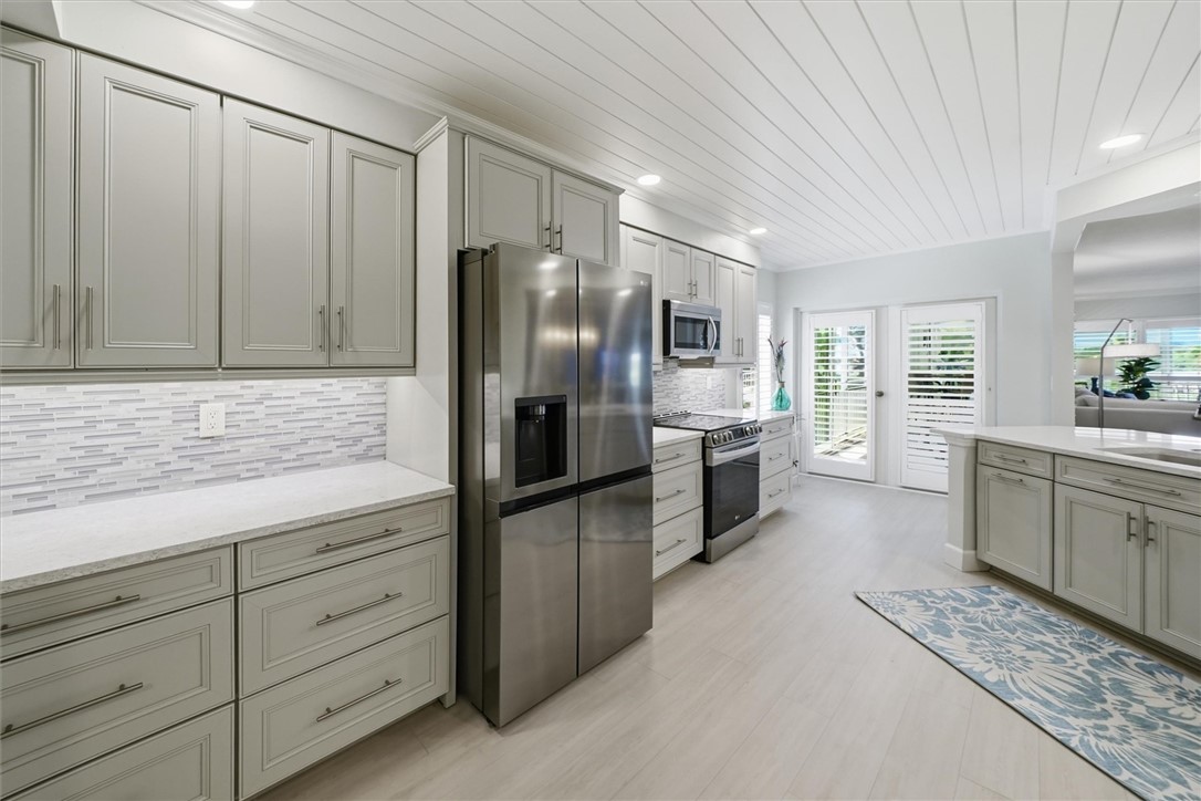 8785 W Orchid Island Circle 201