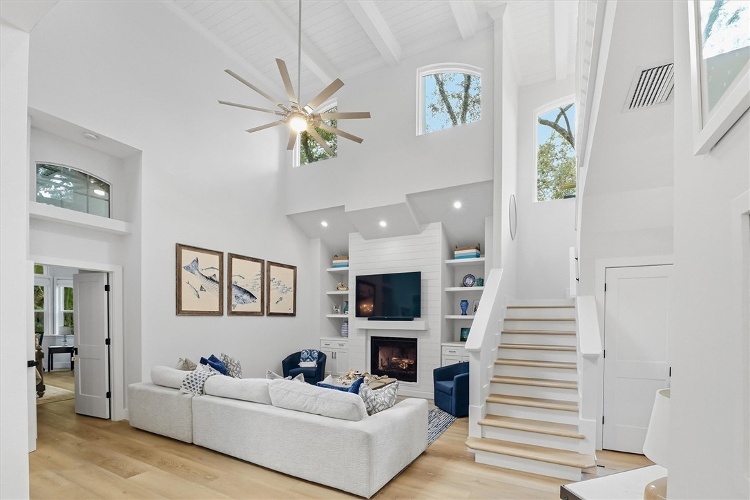 1607 Redbay Circle