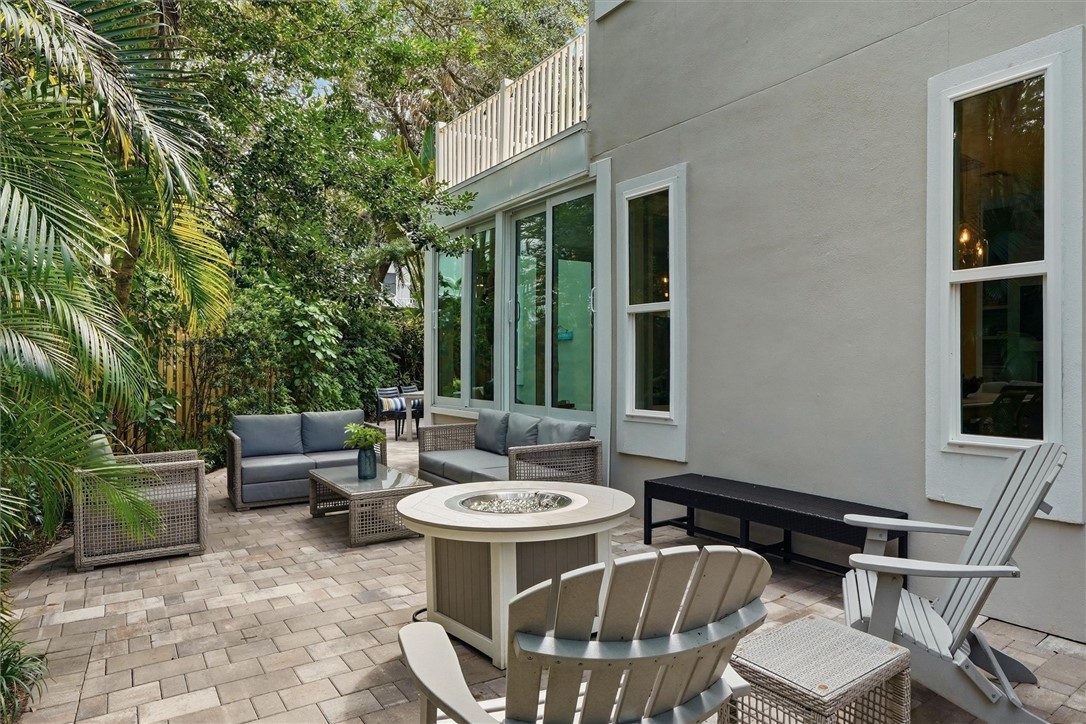 1607 Redbay Circle