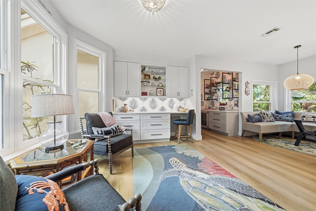 1607 Redbay Circle