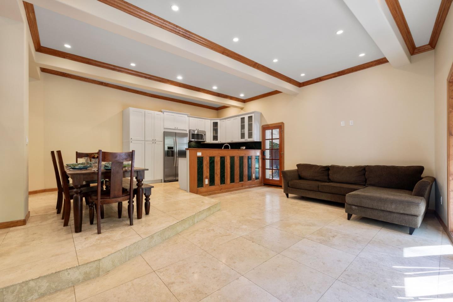 21599 Madrone DR