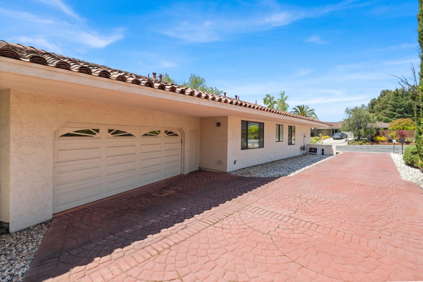 1091 Valley View Court