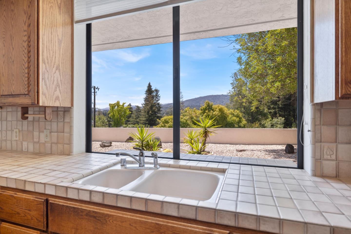 1091 Valley View Court